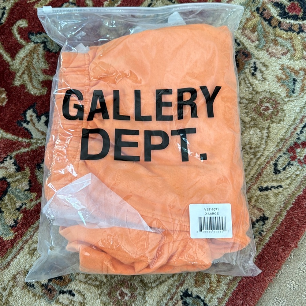 Brand new Gallery Dept. sweat shorts - Picture 5 of 5
